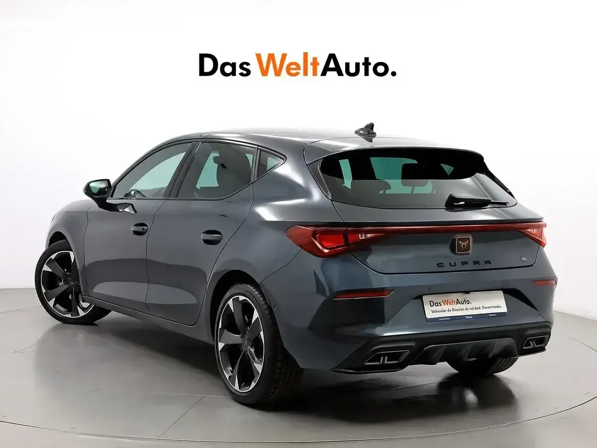 Usado Cupra Leon 150 CV (110 kW) 2023 Gris Berlina