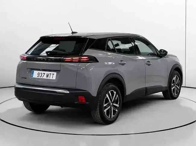 Usado Peugeot 2008 Active 100 CV (73 kW) 2024 Gris SUV