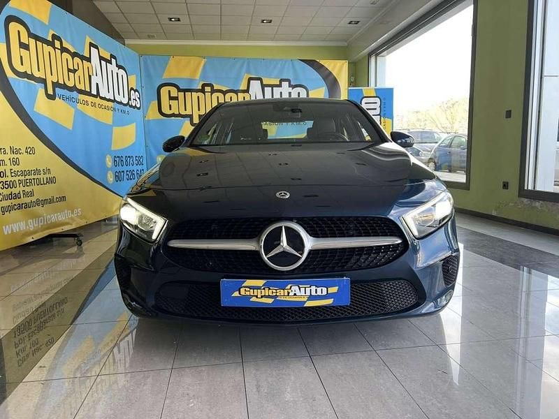 Usado Mercedes A180 116 CV (85 kW) 2021 Azul Berlina