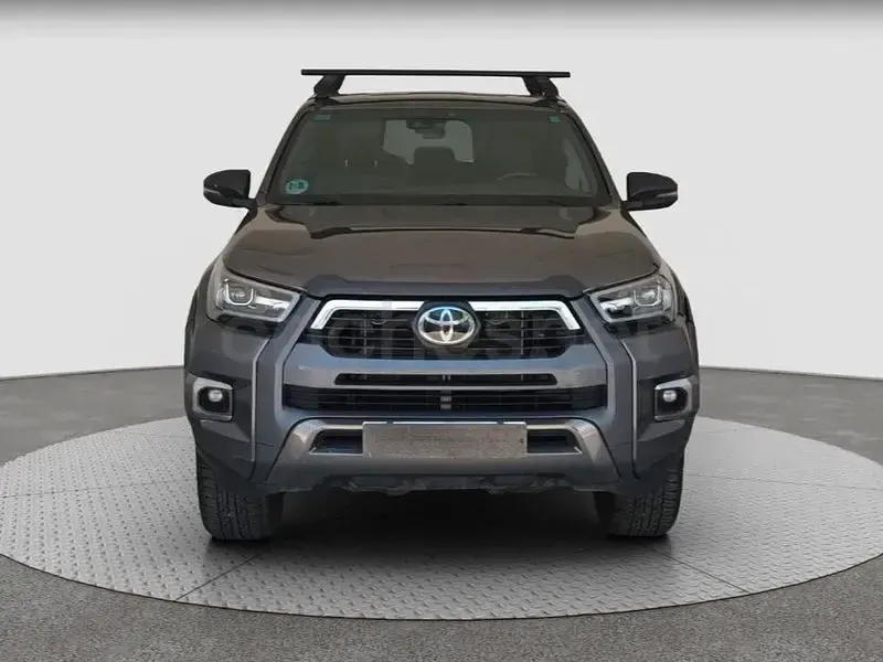Usado Toyota HiLux 204 CV (150 kW) 2022 Gris / plata Pickup/Camioneta