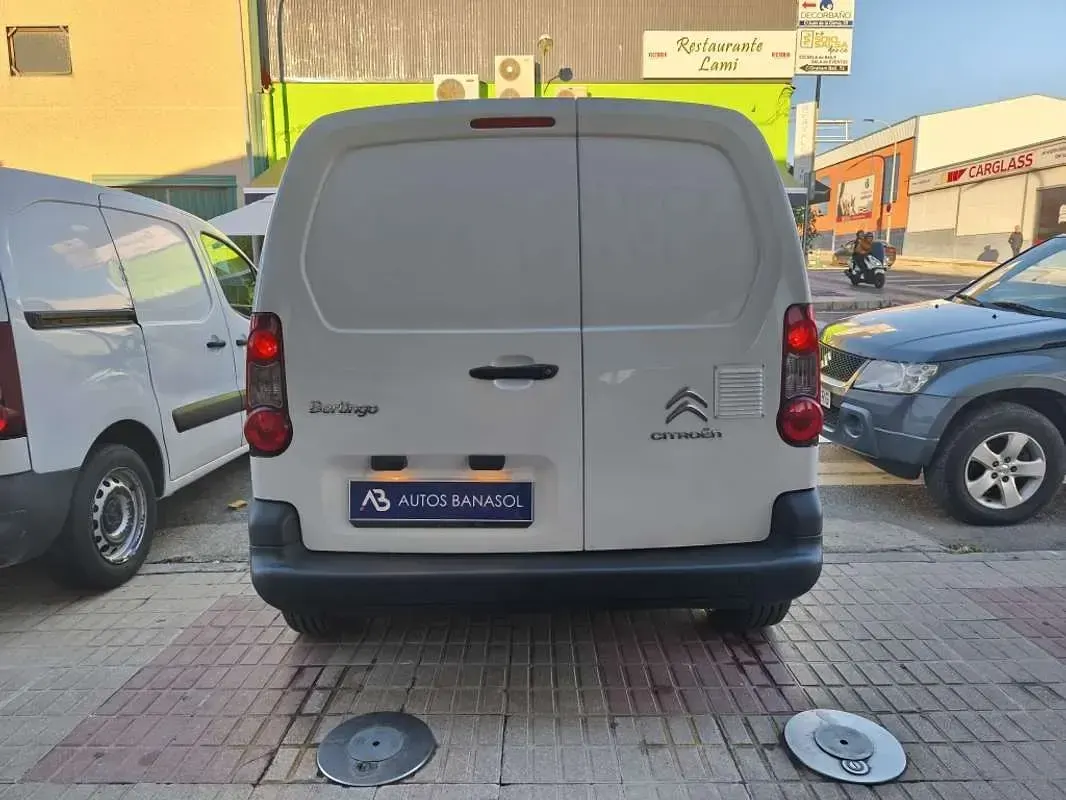 Usado Citroën Berlingo 75 CV (55 kW) 2018 Blanco Monovolumen
