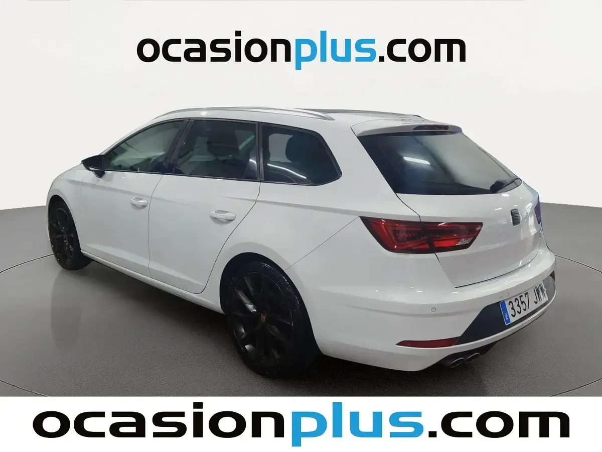 Usado Seat Leon FR 184 CV (135 kW) 2017 Blanco Monovolumen