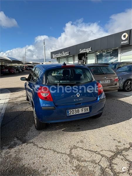 Usado Renault Clio II Authentique 85 CV (62 kW) 2007 Azul Berlina