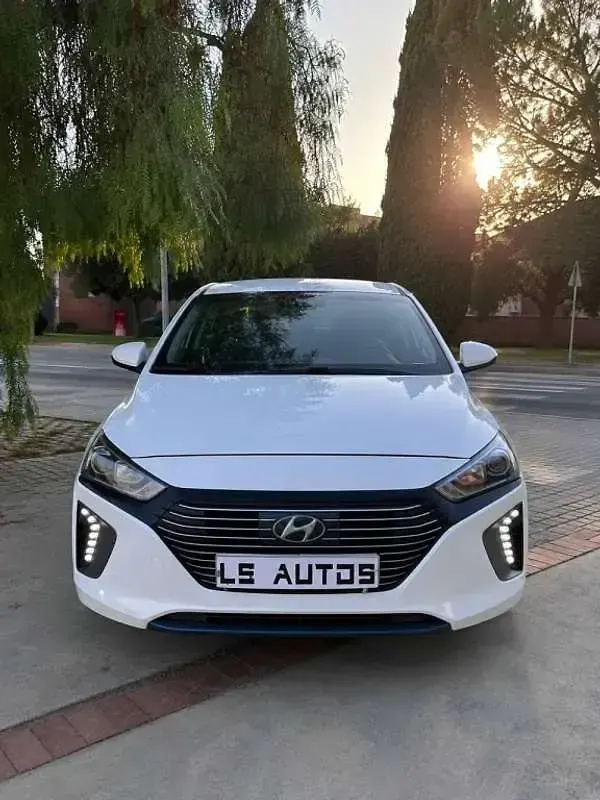 Usado Hyundai Ioniq 141 CV (103 kW) 2019 Blanco Utilitario