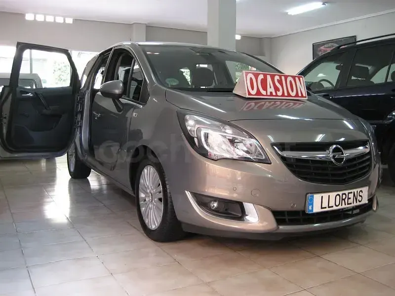 Usado Opel Meriva Excellence 110 CV (80 kW) 2014 Gris / plata Monovolumen
