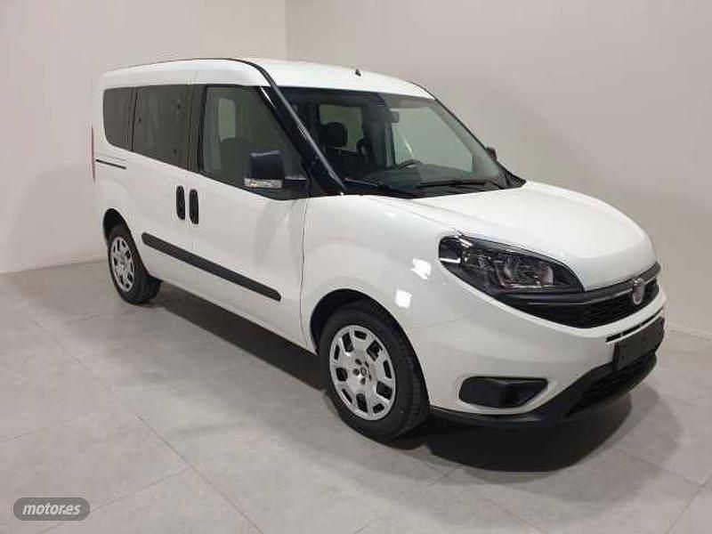 Usado Fiat Doblò 90 CV (66 kW) 2022 Blanco Monovolumen