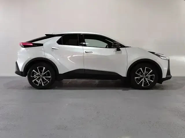 Usado Toyota C-HR Advance 140 CV (102 kW) 2024 Blanco SUV