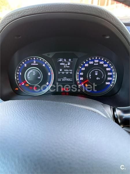 Usado Hyundai i40 115 CV (84 kW) 2016 Gris / plata Berlina