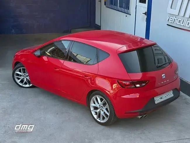 Usado Seat Leon FR 150 HP (110 kW) 2016 Vermelho Sedan