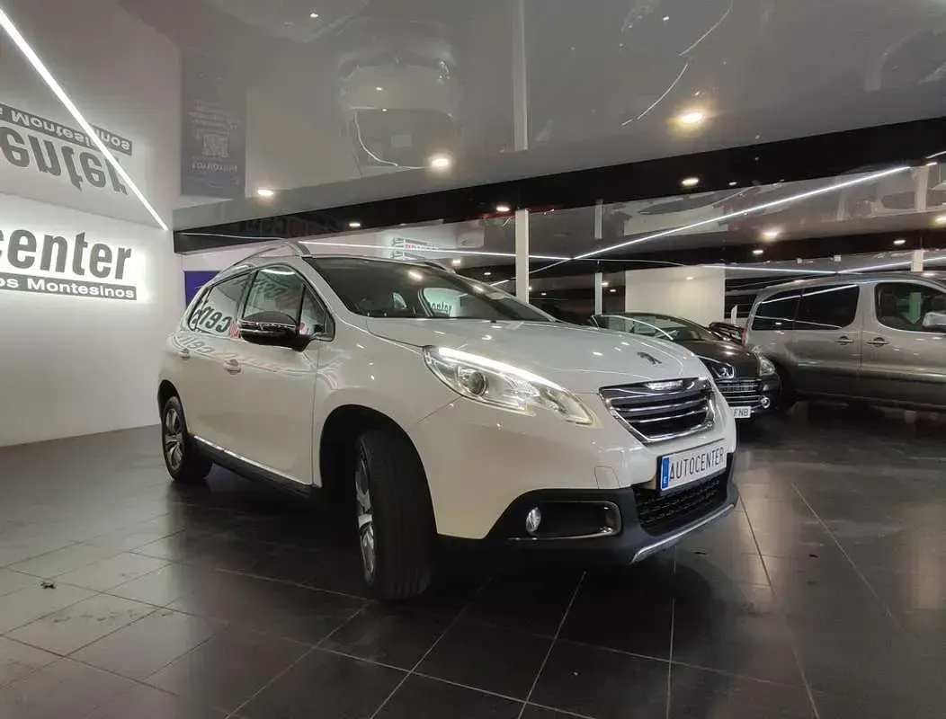 Usado Peugeot 2008 Active 82 CV (60 kW) 2013 Blanco SUV