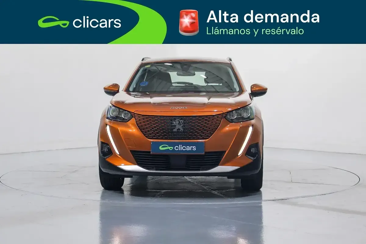 Usado Peugeot e-2008 Allure 100 kW (136 CV) 2020 Naranja SUV