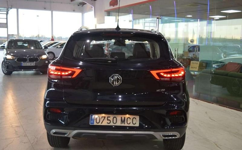 Usado MG ZS Comfort 106 CV (77 kW) 2022 Negro SUV