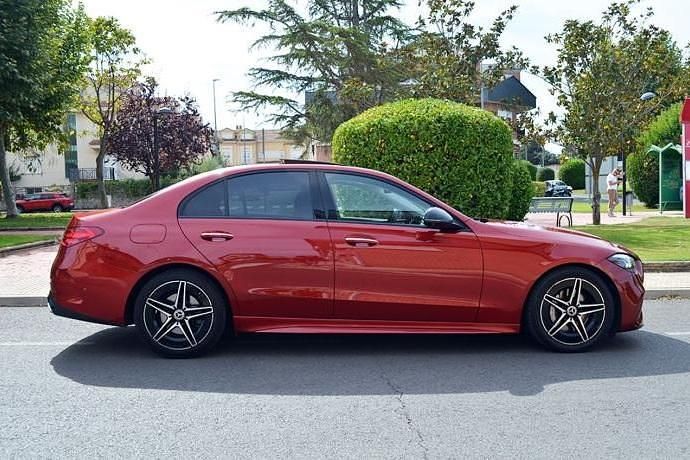 Usado Mercedes C200 AMG 163 CV (119 kW) 2023 Granate Berlina