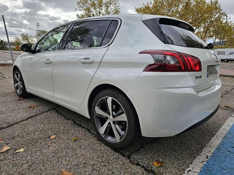 Usado Peugeot 308 Allure 131 CV (96 kW) 2019 Blanco Utilitario