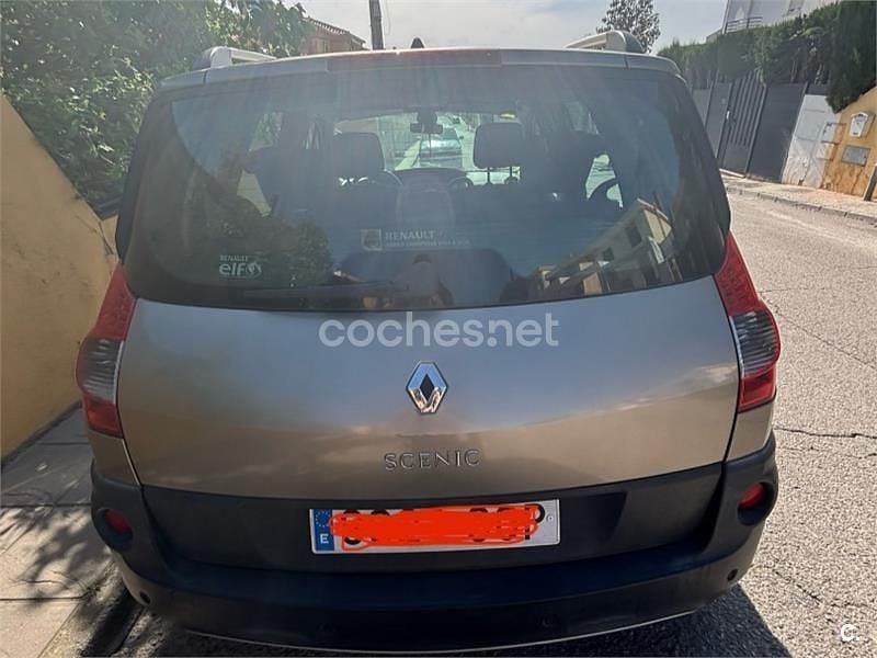 Usado Renault Scénic II 105 CV (77 kW) 2008 Beige Monovolumen