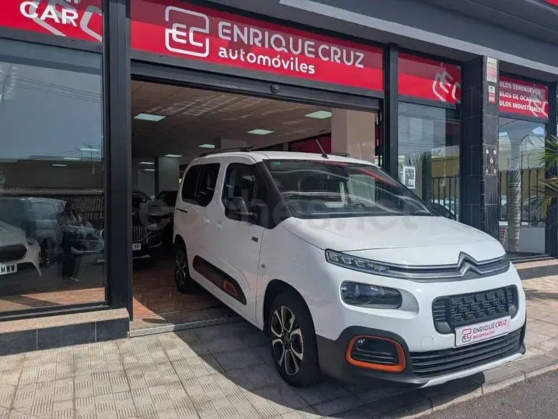 Usado Citroën Berlingo Shine 102 CV (75 kW) 2022 Blanco Monovolumen