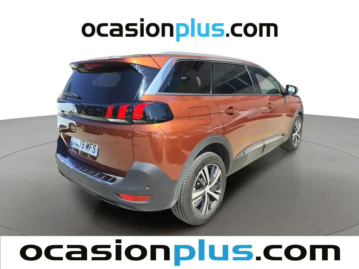 Usado Peugeot 5008 Allure 130 CV (95 kW) 2023 Marrón SUV