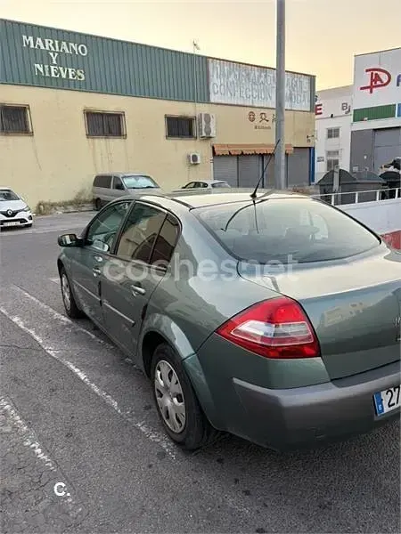 Usado Renault Mégane Expression 130 CV (95 kW) 2007 Verde Berlina