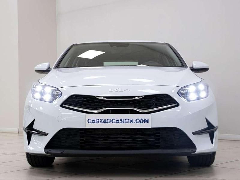 Usado Kia Ceed 101 CV (74 kW) 2025 Blanco Utilitario