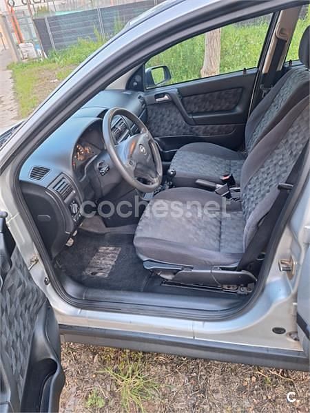 Usado Opel Astra 110 CV (80 kW) 2021 Gris / plata Berlina