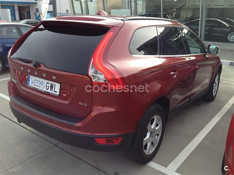 Usado Volvo XC60 Momentum 175 CV (128 kW) 2010 Granate SUV