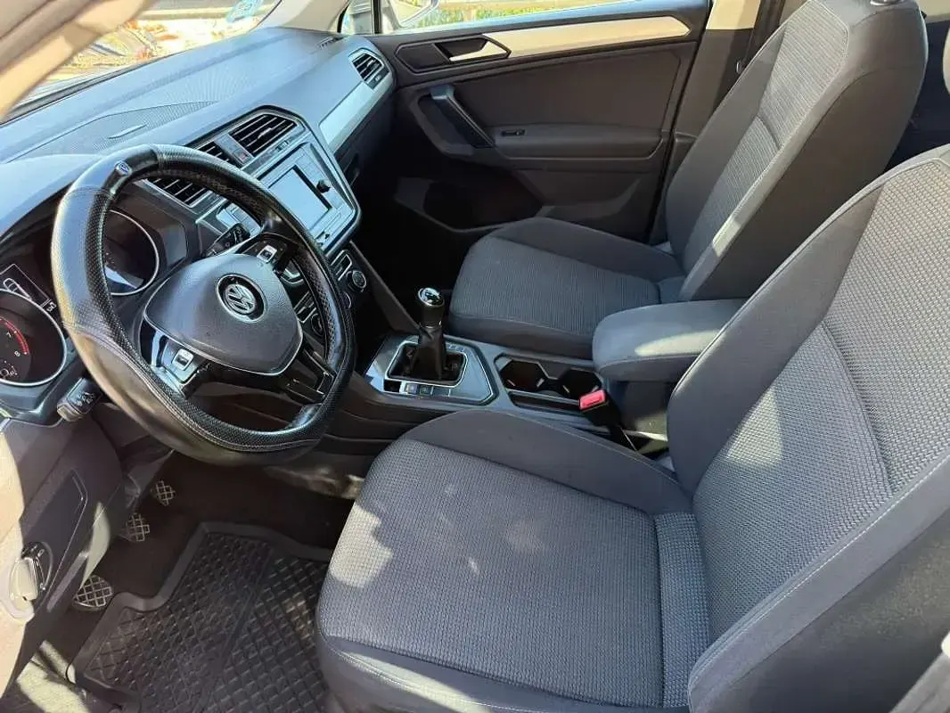 Usado VW Tiguan 131 CV (96 kW) 2020 Gris SUV