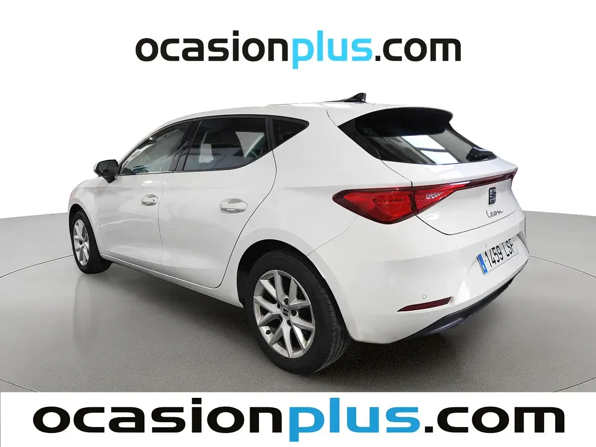 Usado Seat Leon Style 115 CV (84 kW) 2021 Blanco Utilitario