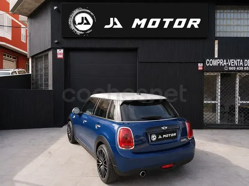Usado Mini Cooper D 116 CV (85 kW) 2018 Azul Utilitario