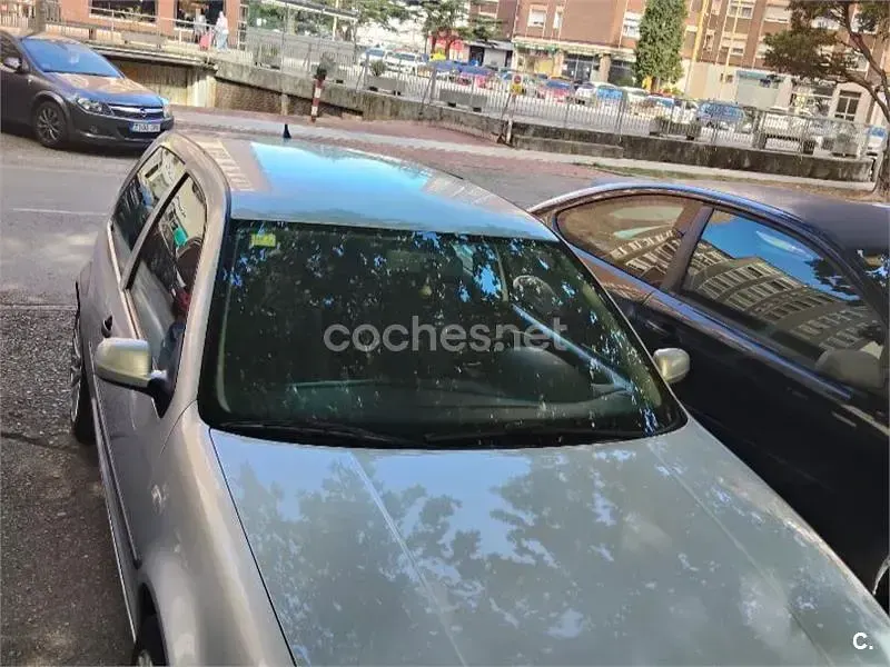 Usado VW Golf III Conceptline 100 CV (73 kW) 1998 Gris / plata Berlina