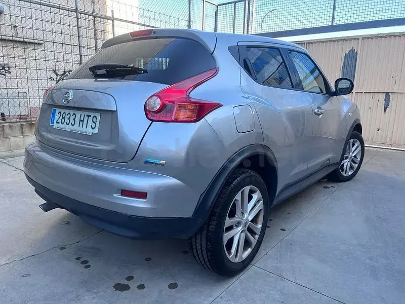 Usado Nissan Juke N-TEC 110 CV (80 kW) 2013 Gris / plata SUV