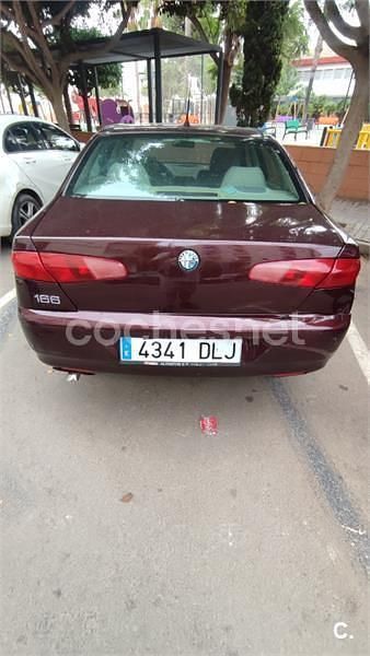 Granate Usado 2004 Alfa Romeo 166 Distinctive Berlina | 2500 € - Imagen 1/4