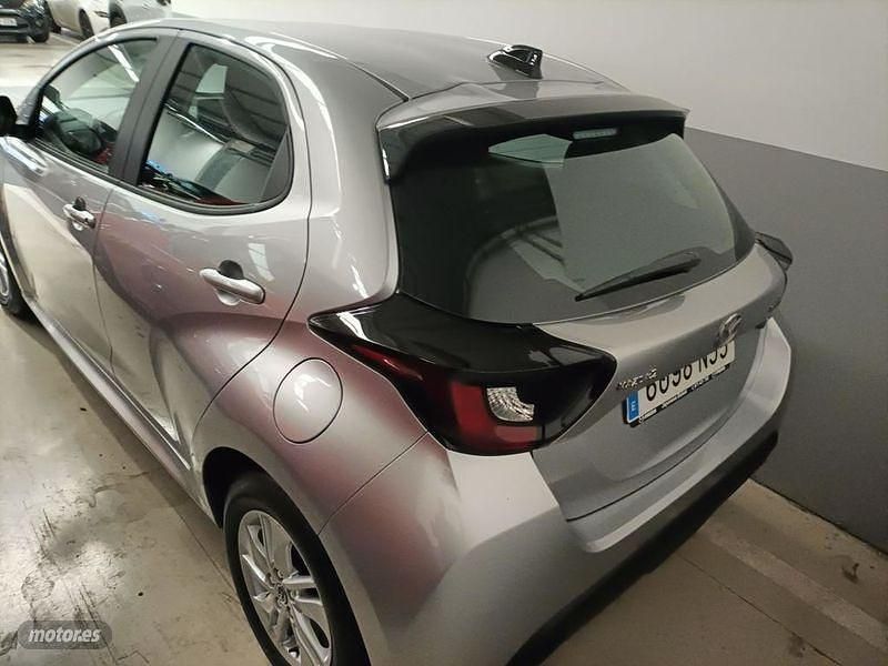 Nuevo Mazda 2 Center-Line 116 CV (85 kW) 2025 Gris / plateado Berlina