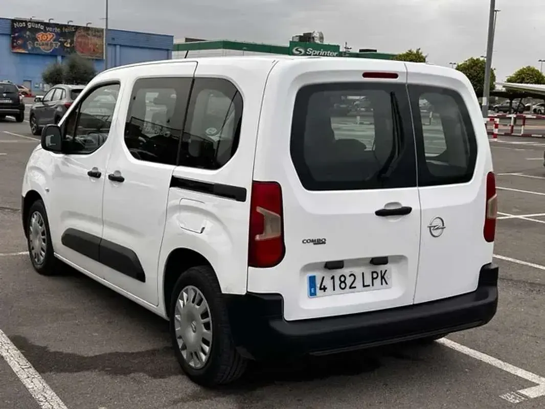 Usado Opel Combo S 99 CV (72 kW) 2021 Blanco Monovolumen