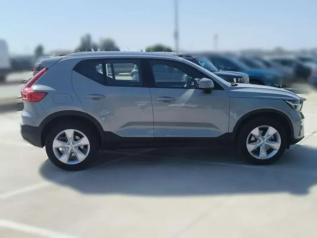 Usado Volvo XC40 Core 163 CV (119 kW) 2024 Gris SUV