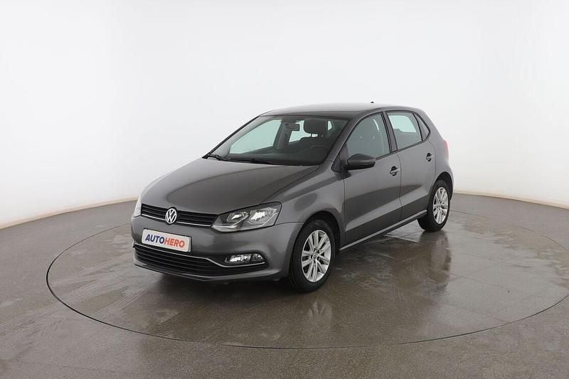 Usado VW Polo Advance 90 CV (66 kW) 2015 Gris Berlina