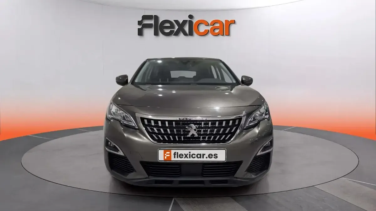 Usado Peugeot 3008 Active 131 CV (96 kW) 2019 Gris SUV