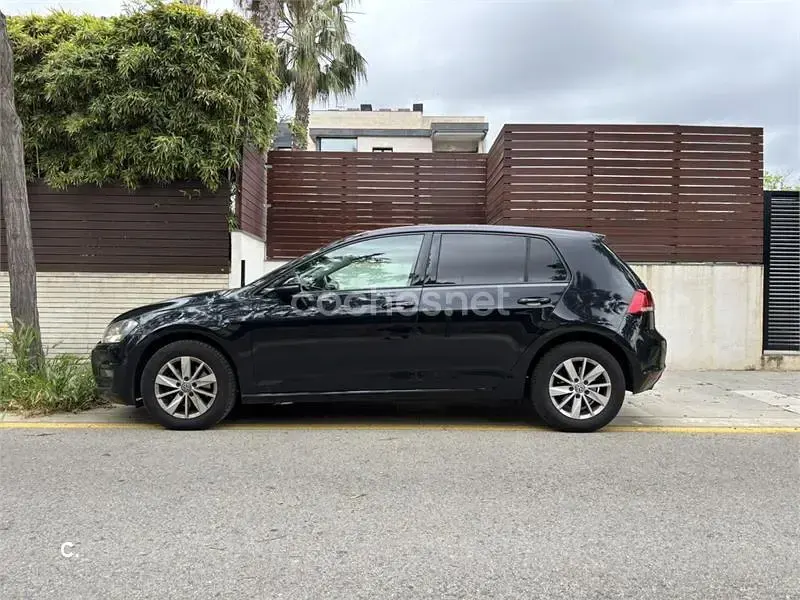 Usado VW Golf VII 105 CV (77 kW) 2013 Negro Berlina