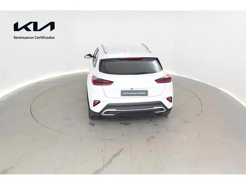 Usado Kia XCeed 100 HP (73 kW) 2025 Branco SUV
