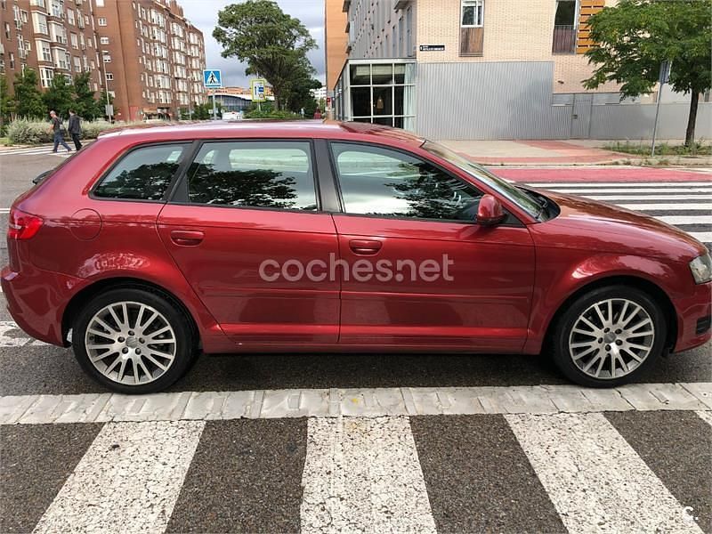 Usado Audi A3 Ambiente 140 CV (102 kW) 2009 Granate Berlina