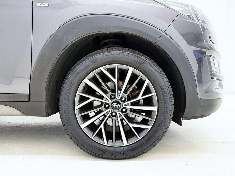 Usado Hyundai Tucson 116 CV (85 kW) 2019 Gris / plata SUV