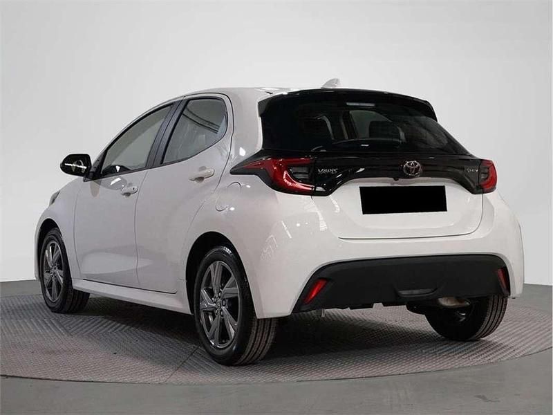 Usado Toyota Yaris Hybrid Active 116 CV (85 kW) 2025 Utilitario