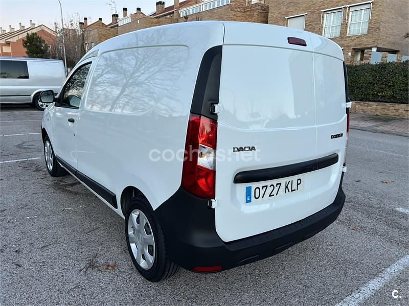 Usado Dacia Dokker Essentiel 102 CV (75 kW) 2018 Blanco Monovolumen