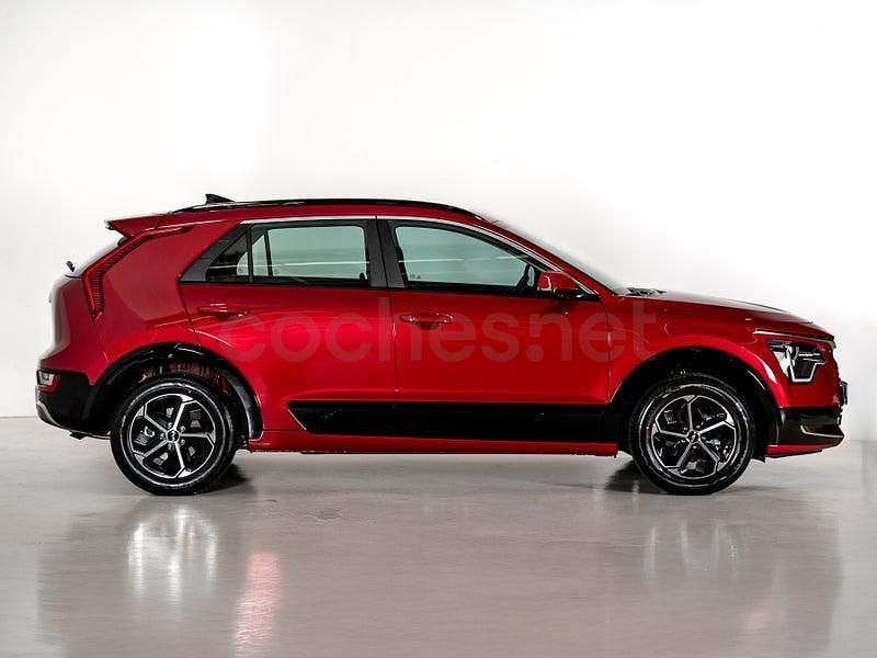 Usado Kia Niro 129 CV (94 kW) 2025 Rojo SUV