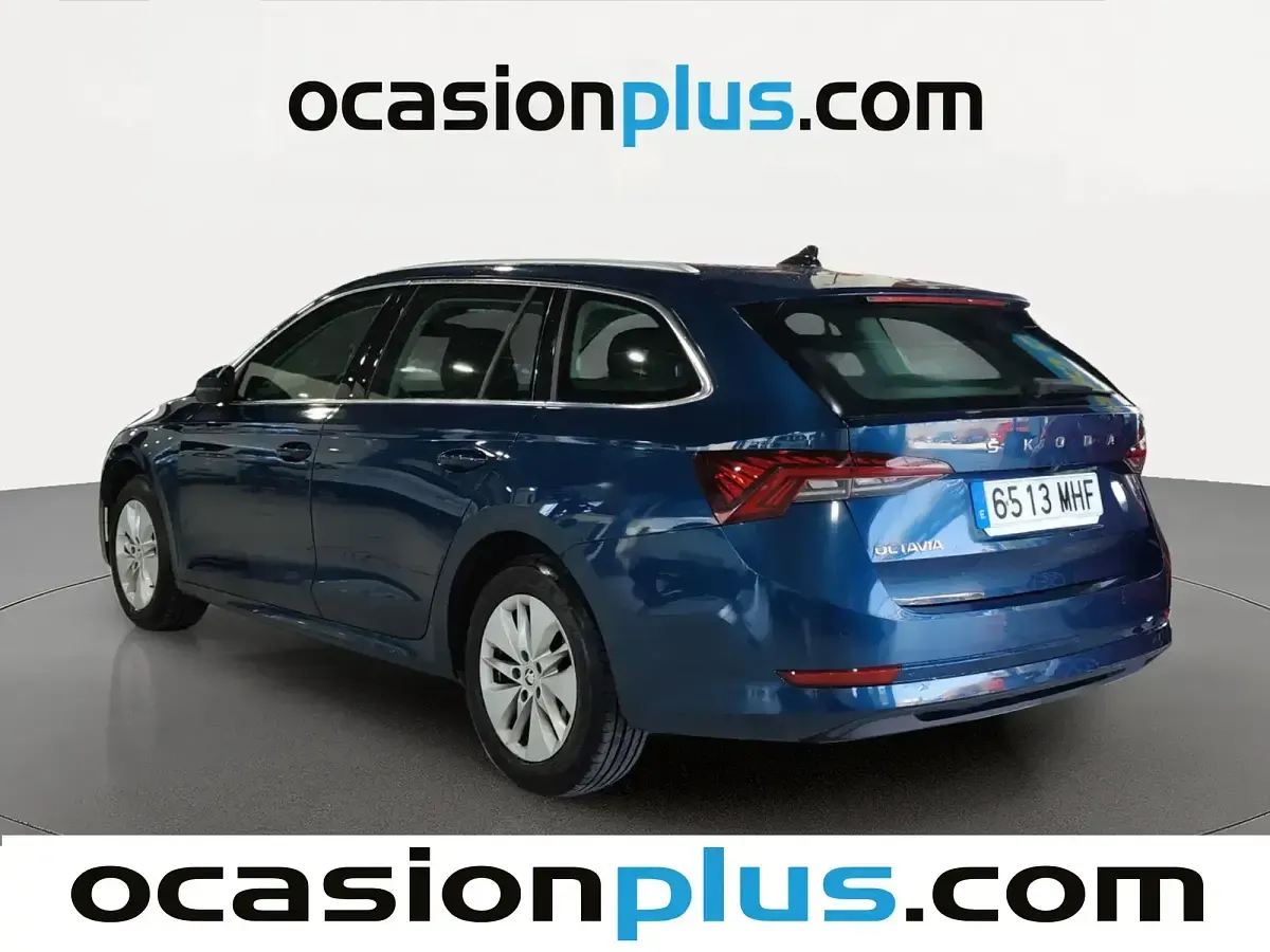 Usado Skoda Octavia Ambition 150 CV (110 kW) 2023 Azul Familiar