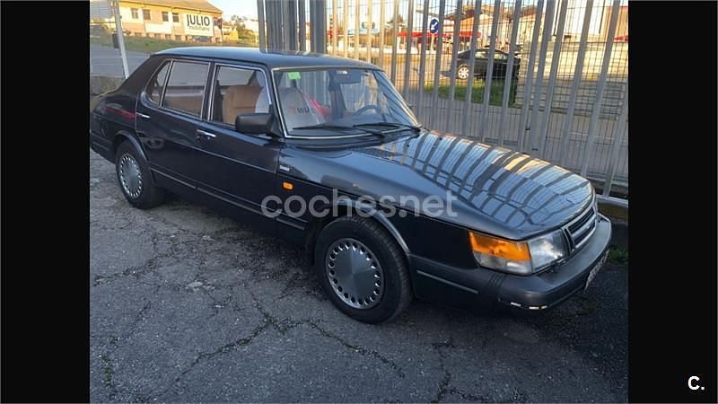 Usado Saab 900 118 CV (86 kW) 1987 Gris / plata Berlina