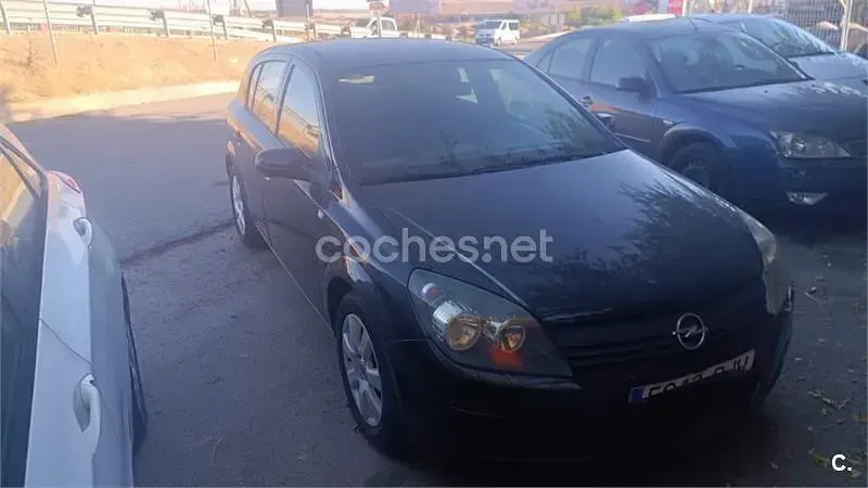 Usado Opel Astra Enjoy 105 CV (77 kW) 2006 Negro Berlina