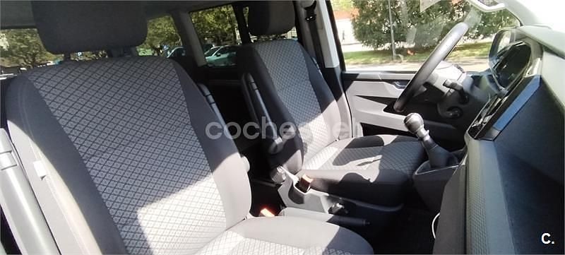 Käytetty VW Multivan 150 HP (110 kW) 2021 Sininen Tila-auto