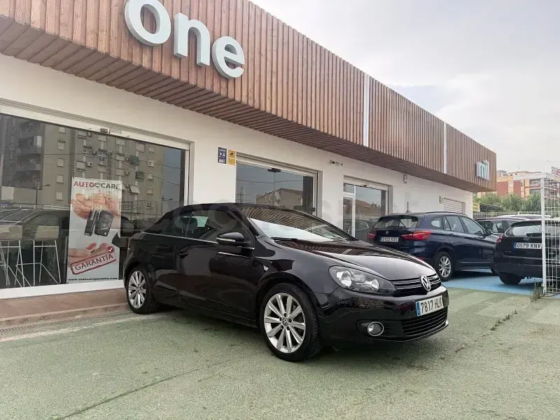 Usado VW Golf Cabriolet 105 CV (77 kW) 2012 Negro Descapotable