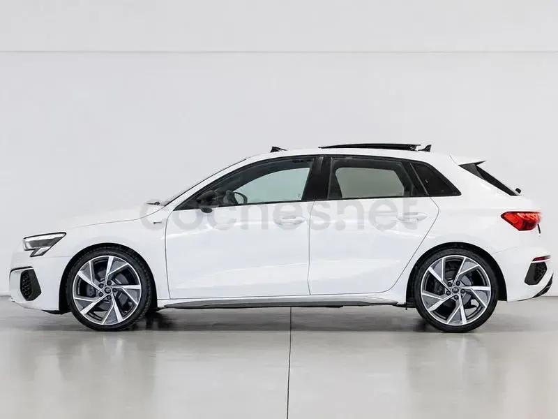 Usado Audi A3 Ambiente 150 CV (110 kW) 2021 Blanco Berlina