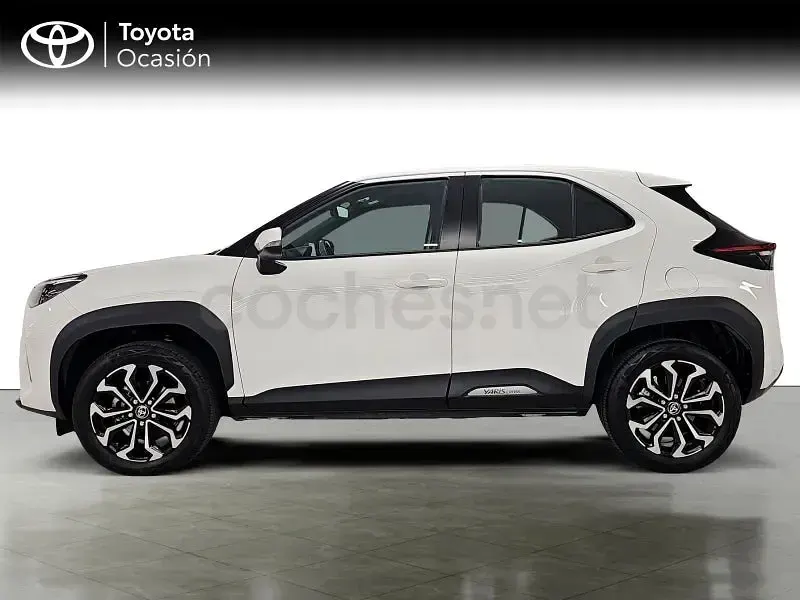Usado Toyota Yaris Cross Active 116 CV (85 kW) 2023 Blanco SUV